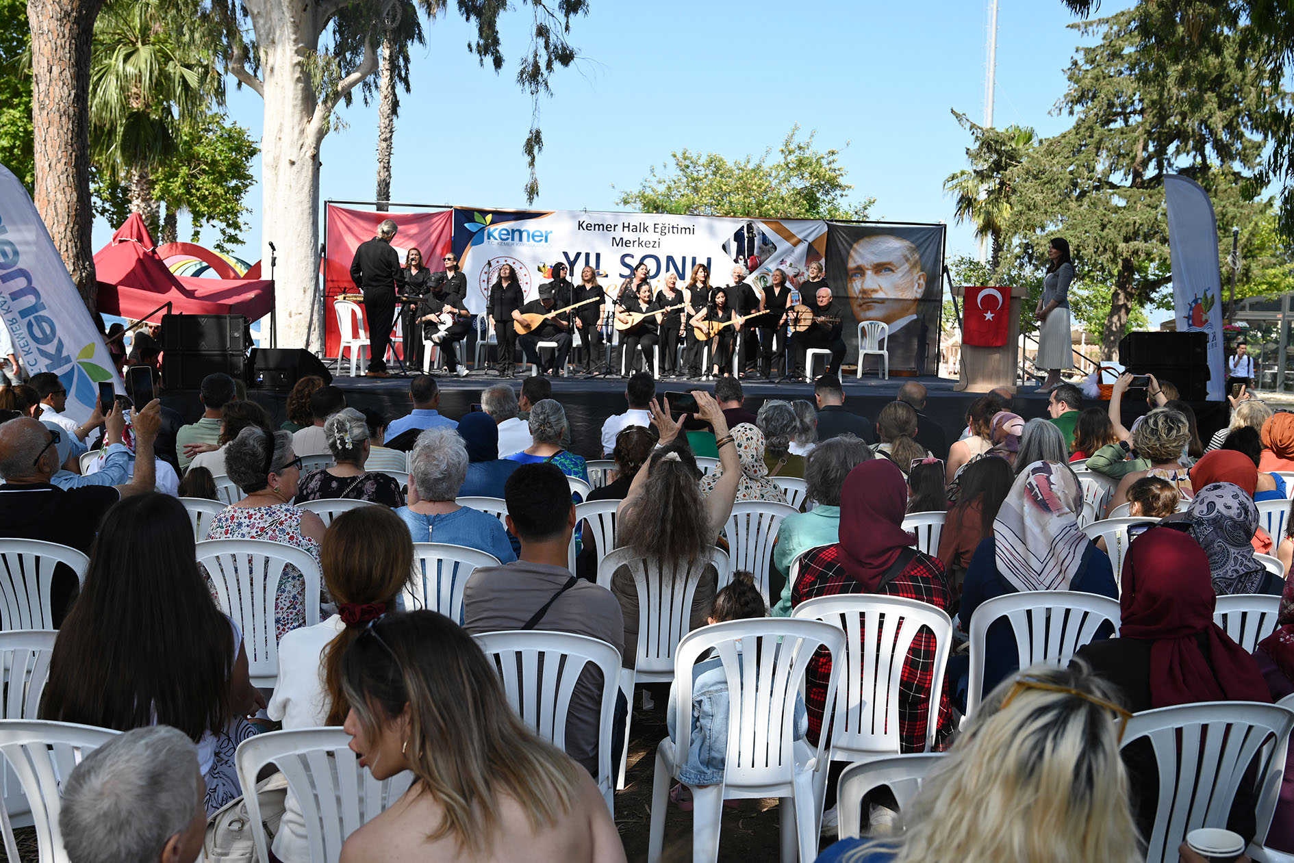 Kemer’de Halk Eğitim Merkezi Yıl Sonu Sergisi