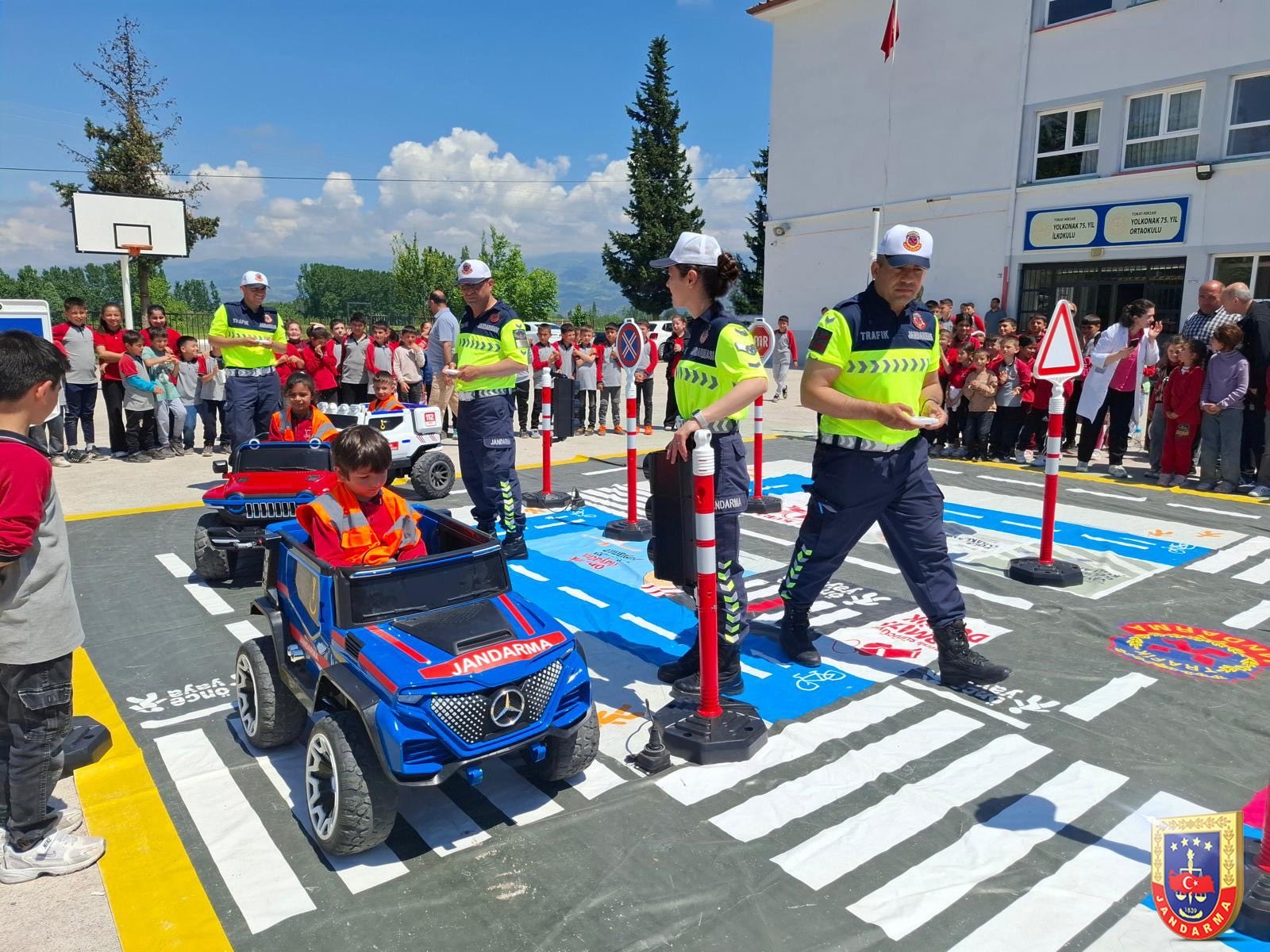 Trafik Jandarmasından Öğrencilere Uygulamalı Trafik Eğitimi Verildi