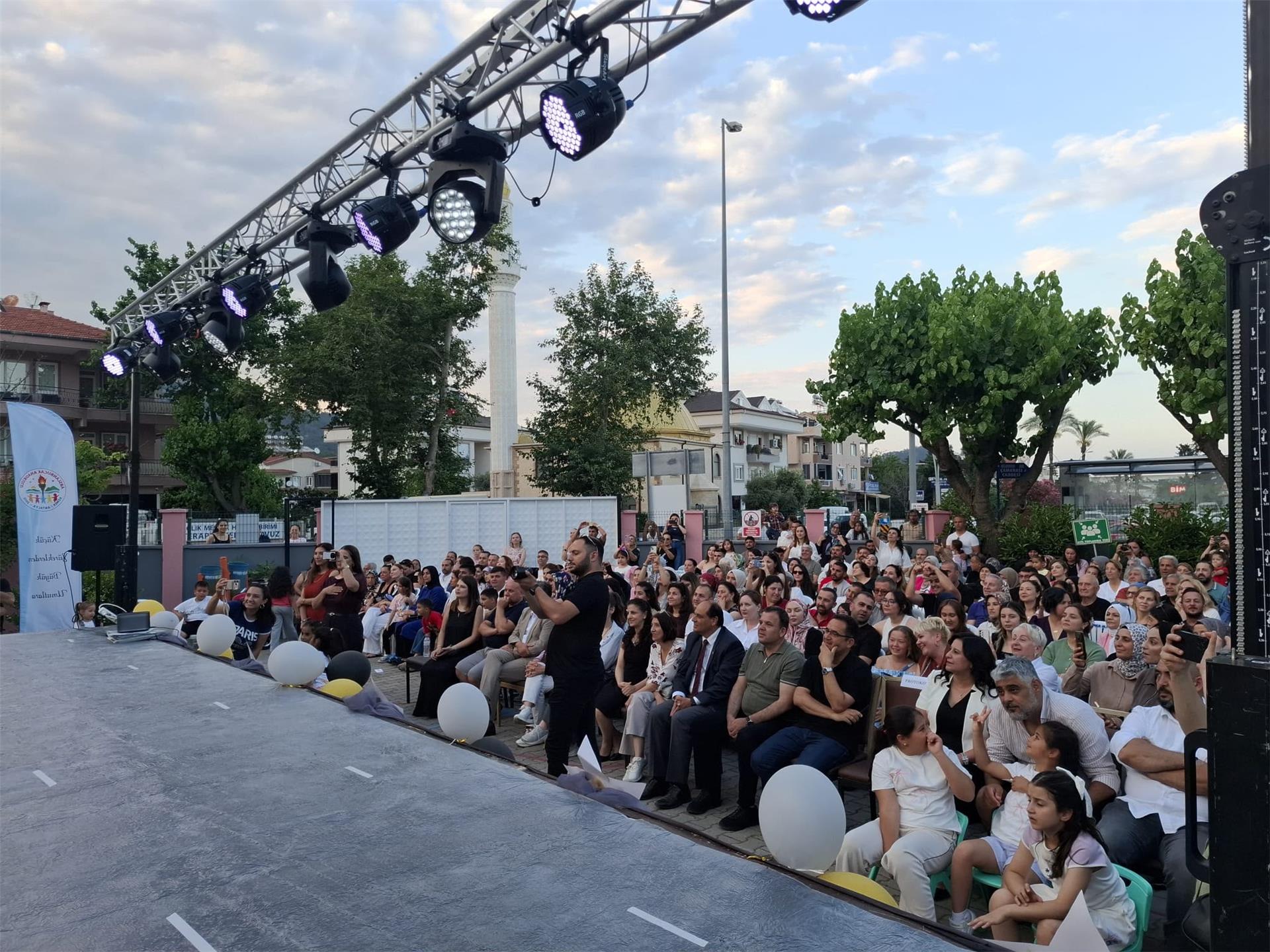 Başkan Yardımcısı Semih Top mezuniyet törenine katıldı