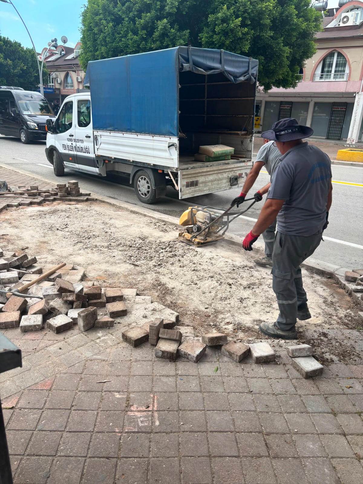 Kemer’de altyapı çalışmaları hızla sürüyor