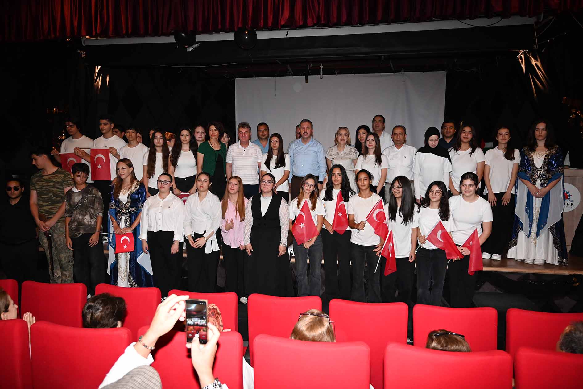 Kemer’de “Yaşanamayan Hayatlar: Doğu Türkistan ve Filistin” programı