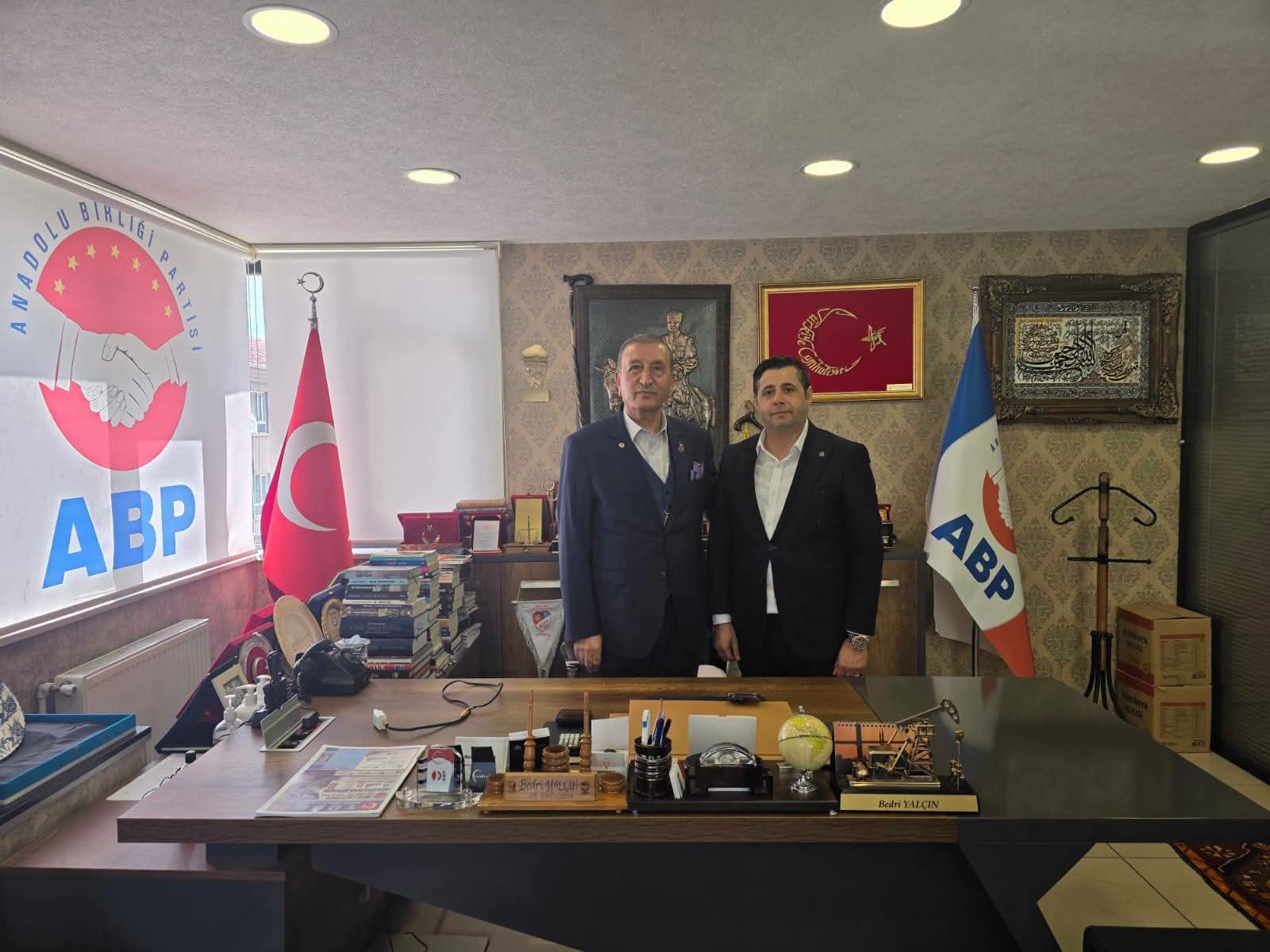AYDIN ÖZGÜN'DEN ANADOLU BİRLİĞİ PARTİSİ GENEL MERKEZİ'NE ANLAMLI ZİYARET