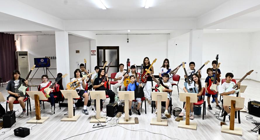 Değirmenönü’nde gitarın dört hali