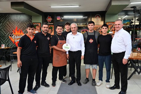 Kocagöz, Yeni Mahalle esnafına “Temizlik Kirletmemektir” kampanyasını anlattı  