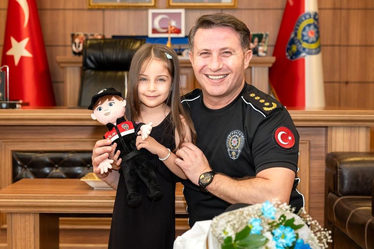 Bilecik'te Gazi Kızına Yunus Polis Bebeği Hediyesi