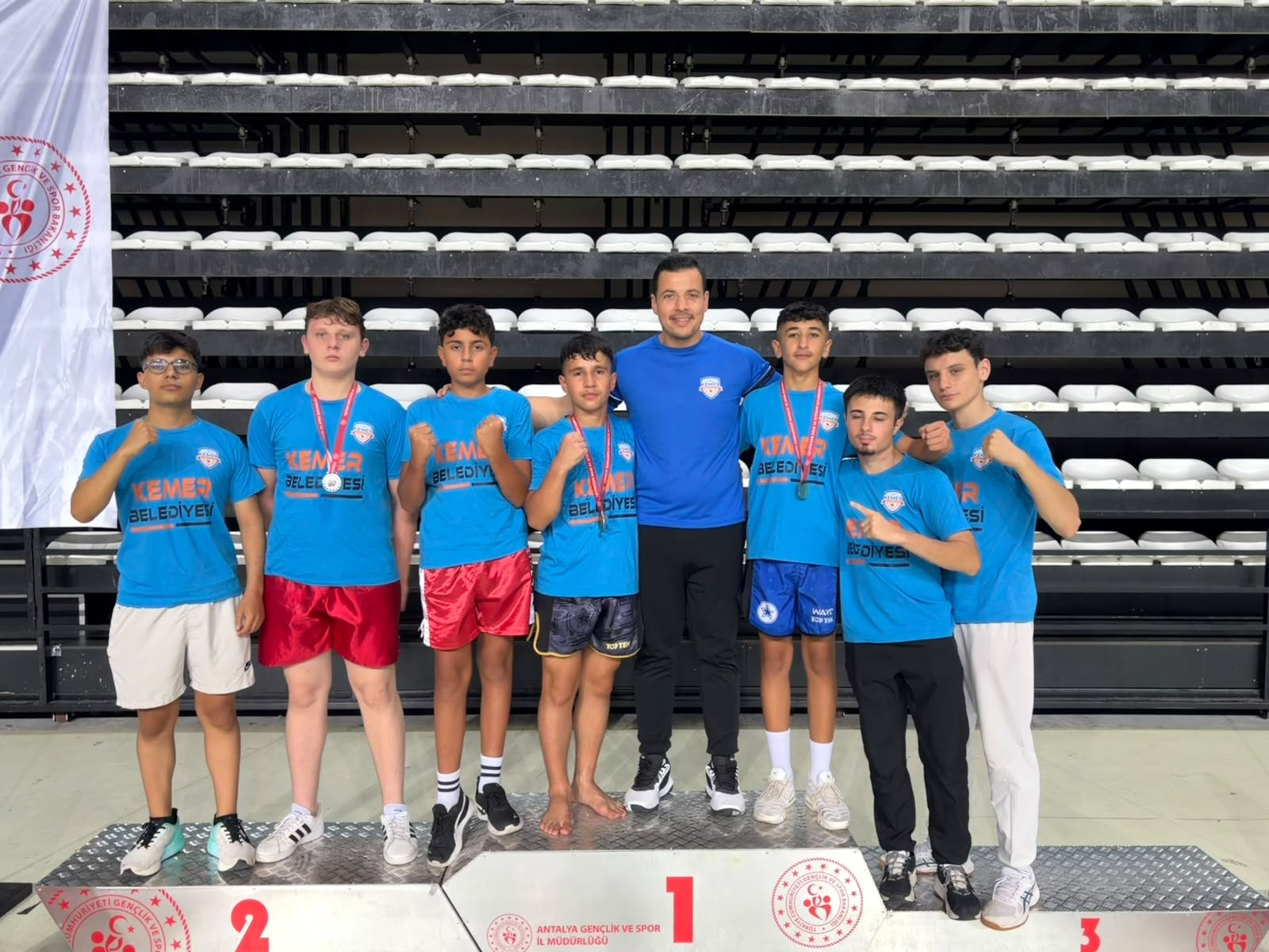 Kemer Belediye sporcularından yedi madalya