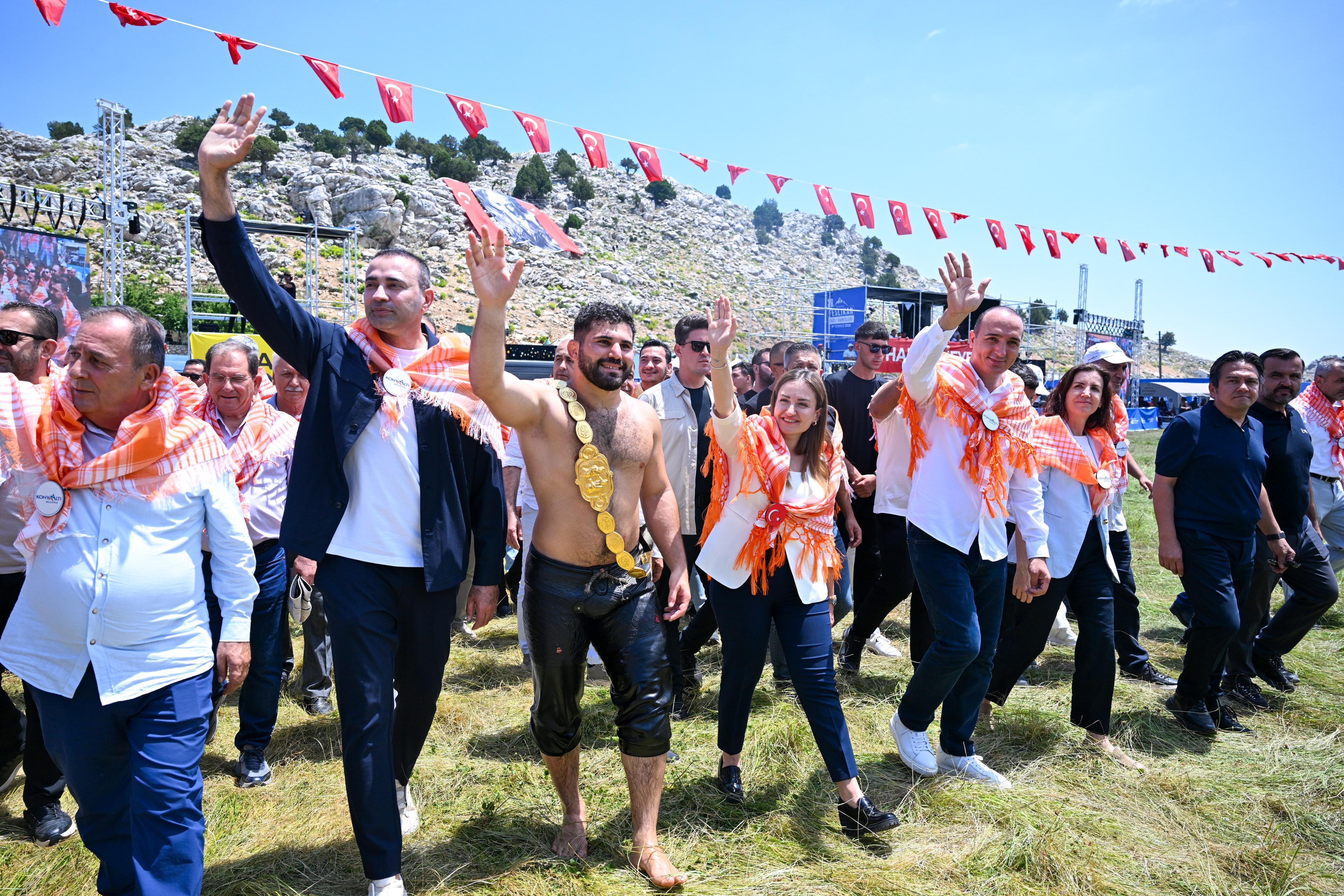 Feslikan Yağlı Pehlivan Güreşleri'ni Başpehlivan Erkan Taş kazandı