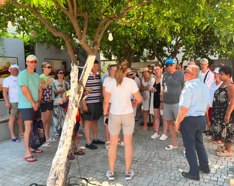 Kemer Kültür Evi'ne ziyaretçi akını sürüyor