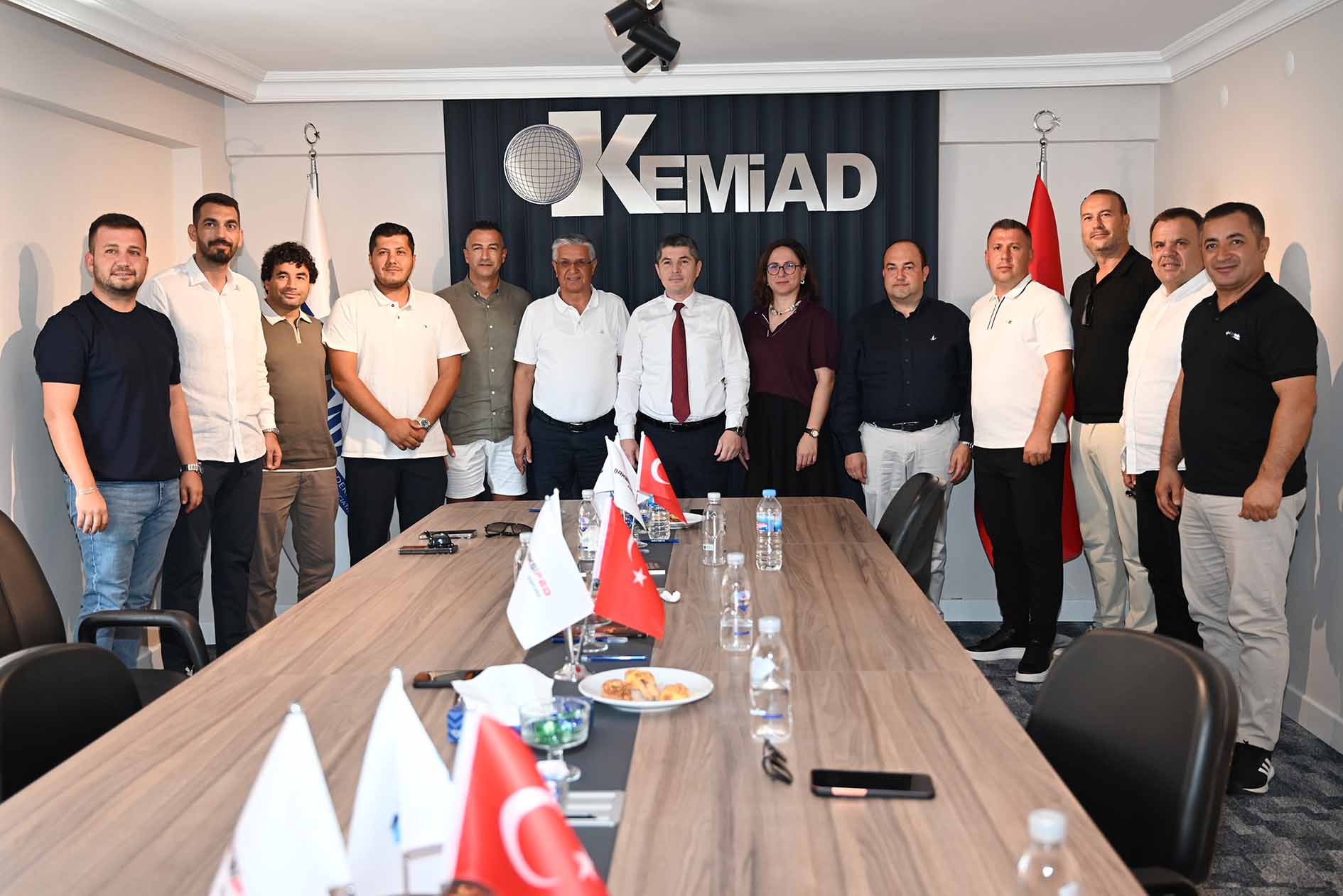 Başkan Topaloğlu'ndan KEMİAD'a Ziyaret