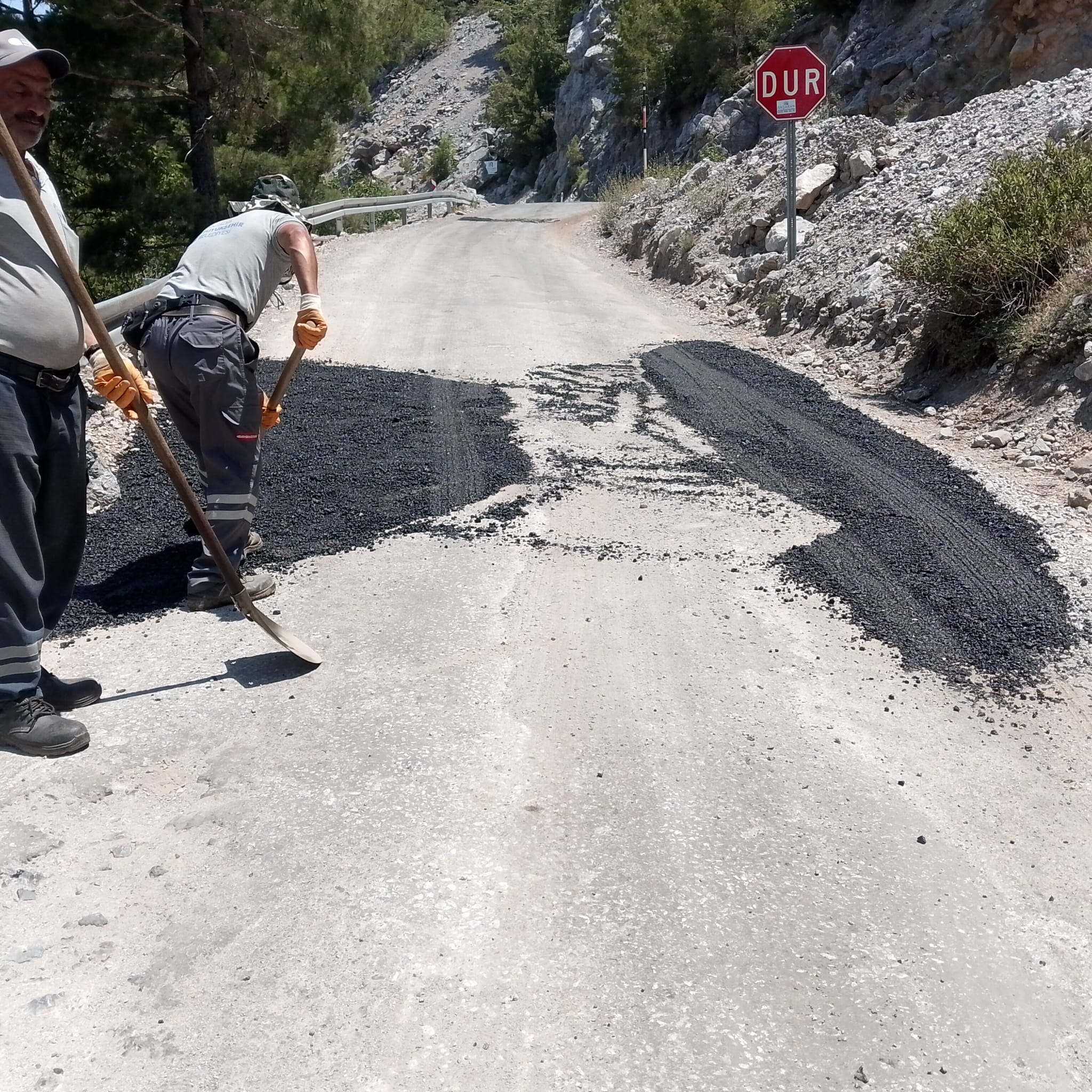 Alanya’da kırsal mahalle yollarına yaz bakımı