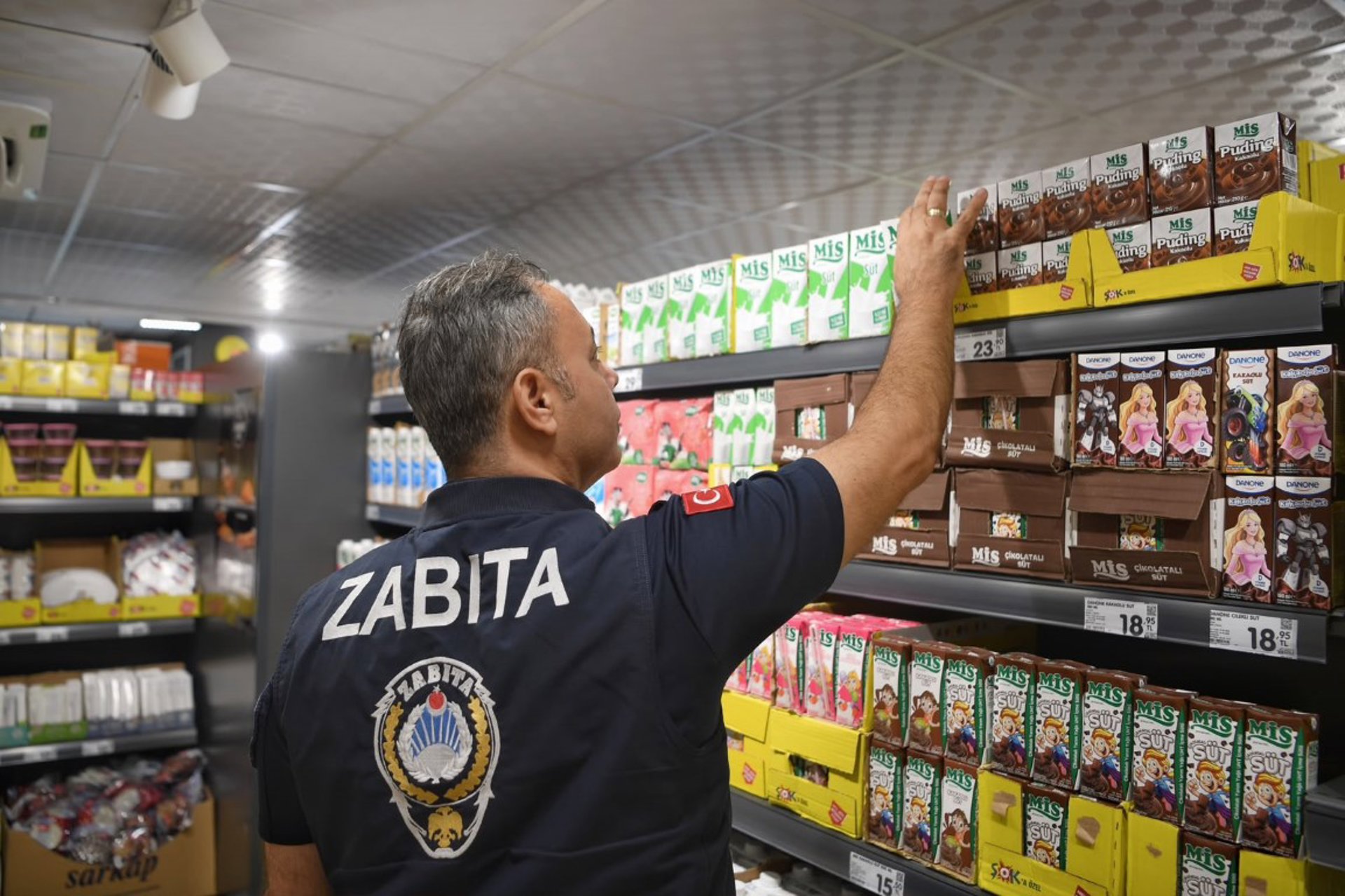 Konyaaltı Zabıtası halk sağlığı için sahada