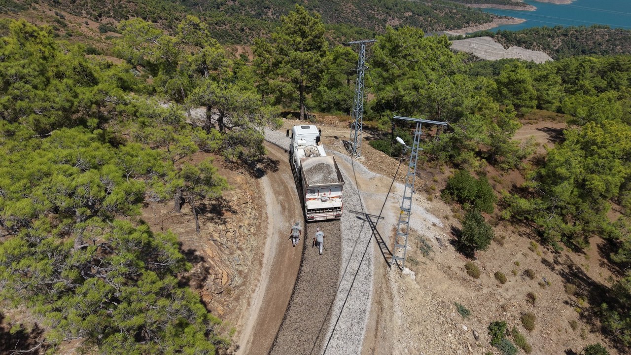 KÜÇÜKLÜ MAHALLESİ’NDE ASFALT ÇALIŞMASI