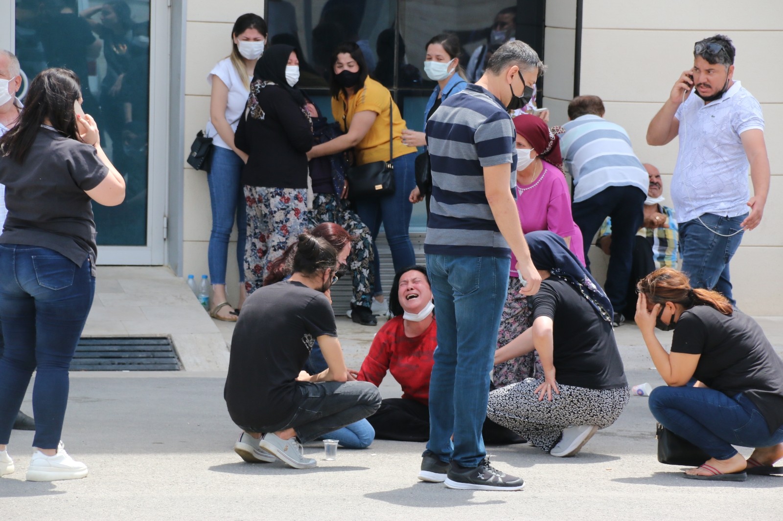 21 yaşındaki genç kızın arkadaşları ile beraber kaldığı otel odasında cansız bedeni bulundu