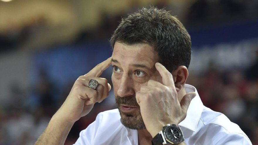 A Milli Basketbol Takımı Başantrenörü Ufuk Sarıca’nın görevine son verildi