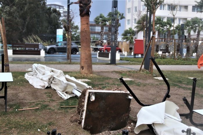 AFAD Antalya'da meydana gelen afet sonrası bilançoyu paylaştı