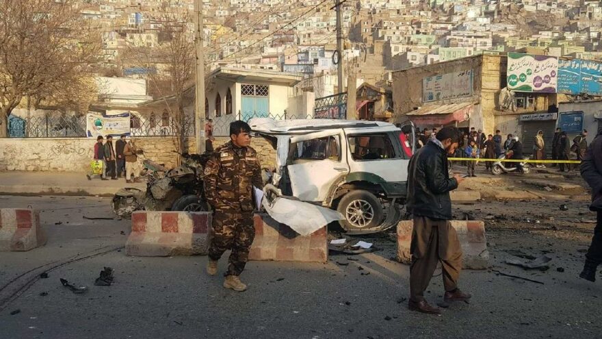 Afganistan’da peş peşe bombalı saldırı
