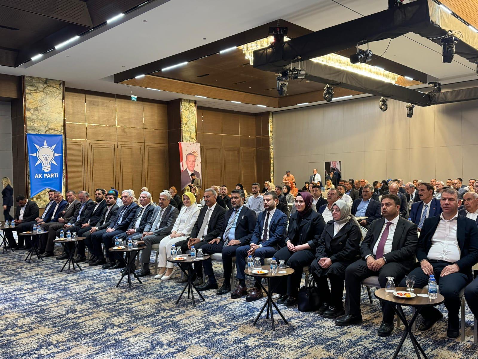 AK Parti Diyarbakır Teşkilatında Yerel Yönetimler Zirvesi