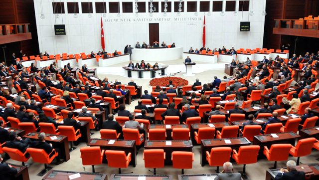 AK Parti kanun teklifini Meclis'e sundu: Enerji şirketlerine yeni ayrıcalıklar geliyor