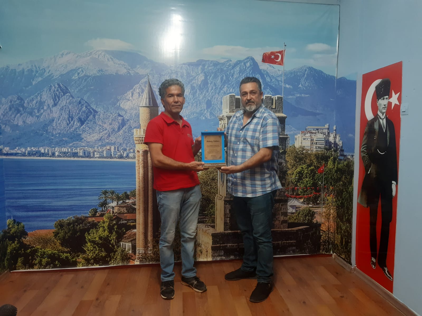 Akar Elektrik Elektronik Ahmet Karagül'e Ödül
