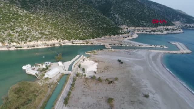 Akdeniz Su Ürünleri Enstitüsü'nde, yavru levrek balığı üretimi gerçekleştiriliyor