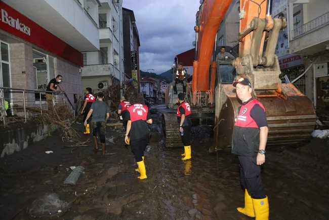 AKİ afet ve kazalarda kişilerin kimliklerini parmak izinden 30 saniye içinde belirleyebiliyor