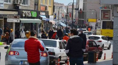 Aksaray’da tam kapanmanın ardından sokaklar tıklım tıklım