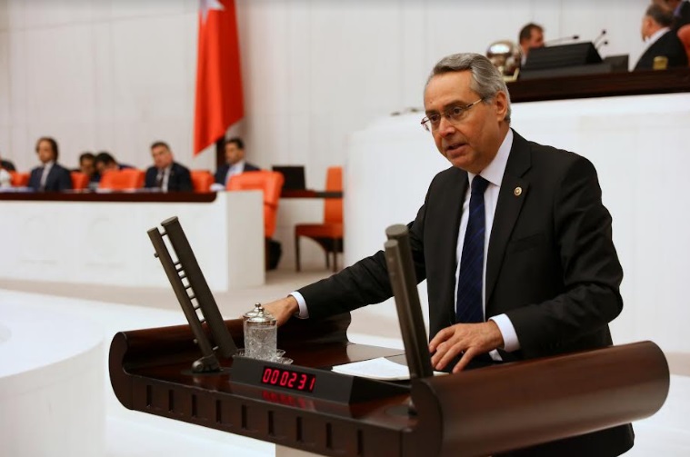 AKSU’DA BELEDİYE MARİFETİ İLE DERE YATAĞINA İŞ MERKEZİ YAPILIYOR