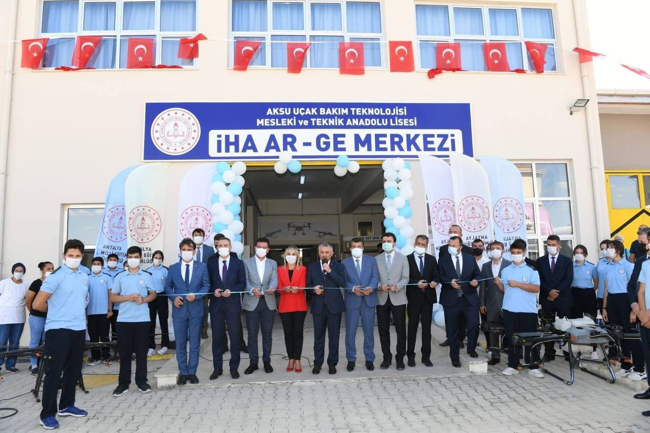 Aksu Uçak Bakım Teknolojisi Mesleki ve Teknik Anadolu Lisesi İHA AR-GE Merkezi açıldı