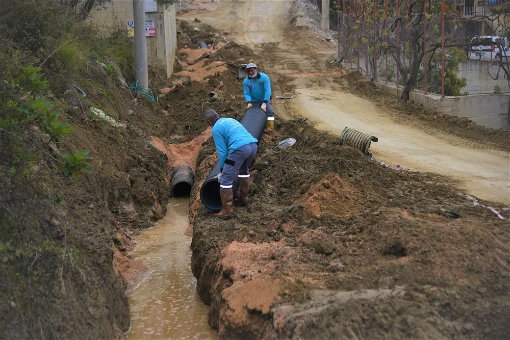 Alanya Belediyesi alt yapı çalışmalarına devam ediyor