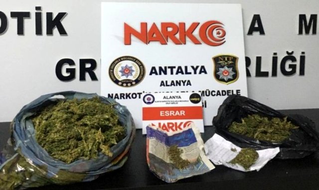 Alanya'da 2 ayrı uyuşturucu operasyonu: 4 gözaltı
