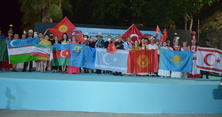 Alanya'da Kırgısiztan'ın Bağımsızlık günü kutlandı