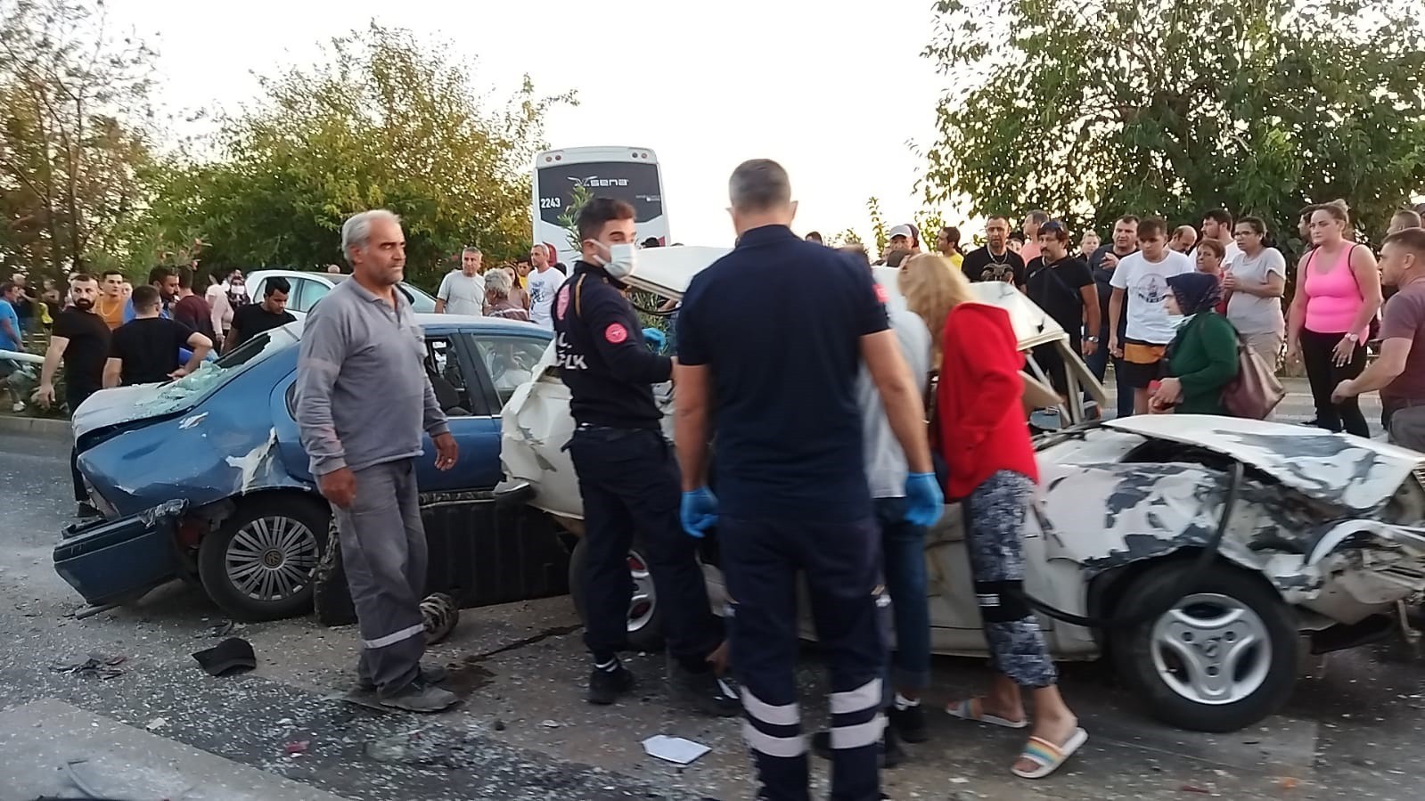 Alanya'da meydana gelen zincirleme trafik kazasında 1 ölü 8 yaralı