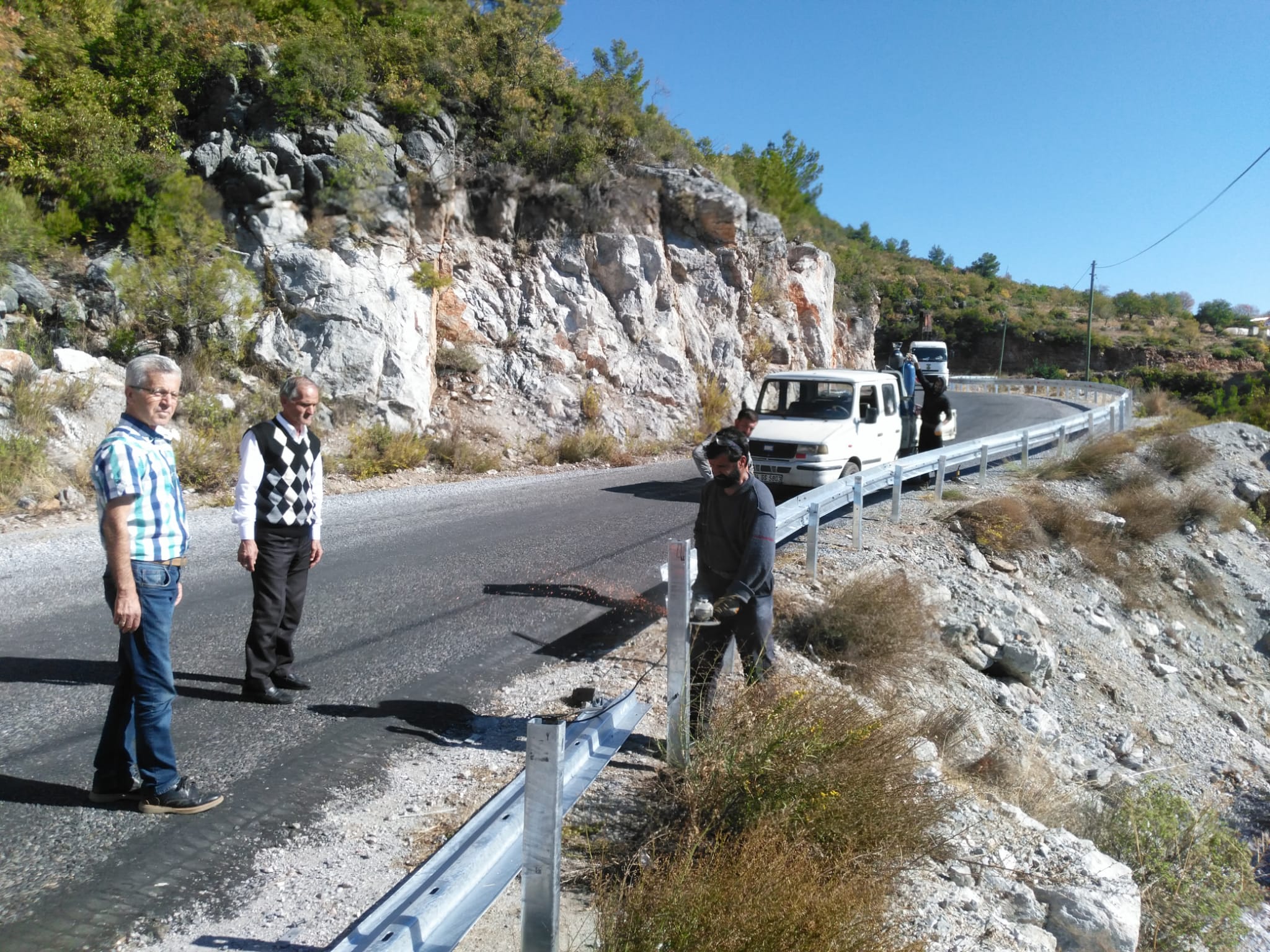 Alanya'da tehlikeli yollara bariyerli önlem