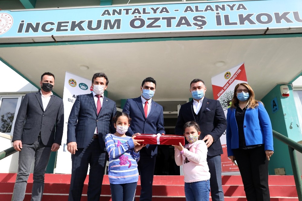 Alanya ilçesinde 158 okulun katılımıyla gerçekleşen ödüllü atık pil toplama kampanyasında öğrenciler 2 ton 375 kilogram pil topladı