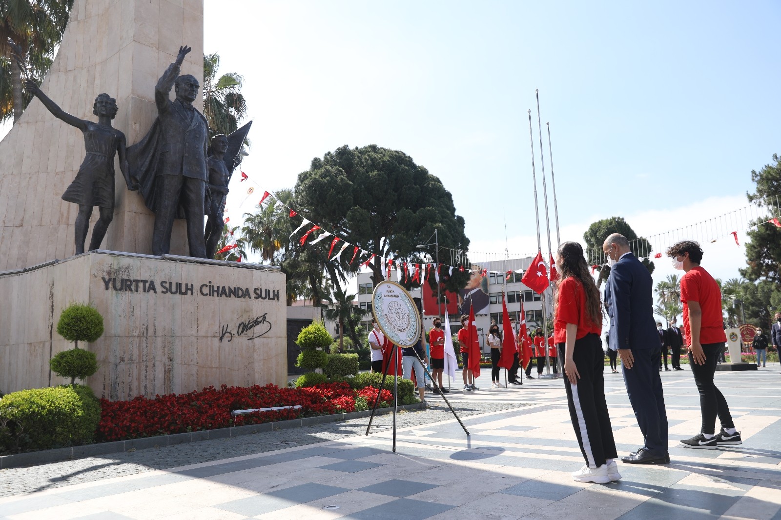 Alanya ilçesinde 19 Mayıs Atatürk’ü Anma, Gençlik ve Spor Bayramı nedeniyle tören düzenlendi