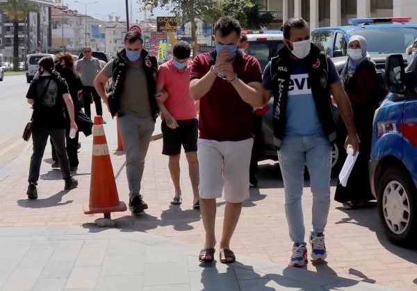 Alanya ilçesinde polis ekipleri uyuşturucu operasyonu düzenledi