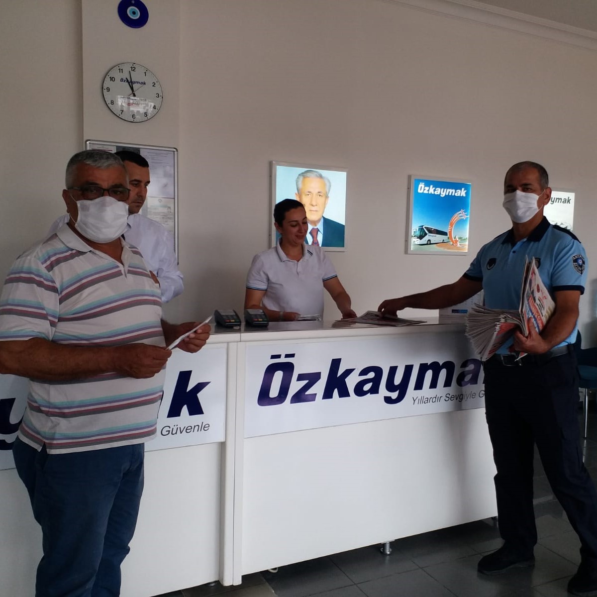 Alanya Otogarı'nda maske dağıtıldı