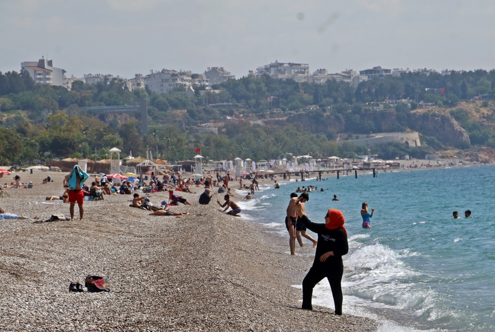 Antalya, 100 bin kişide görülen vaka sayısında kırmızı bölgeden uzaklaştı