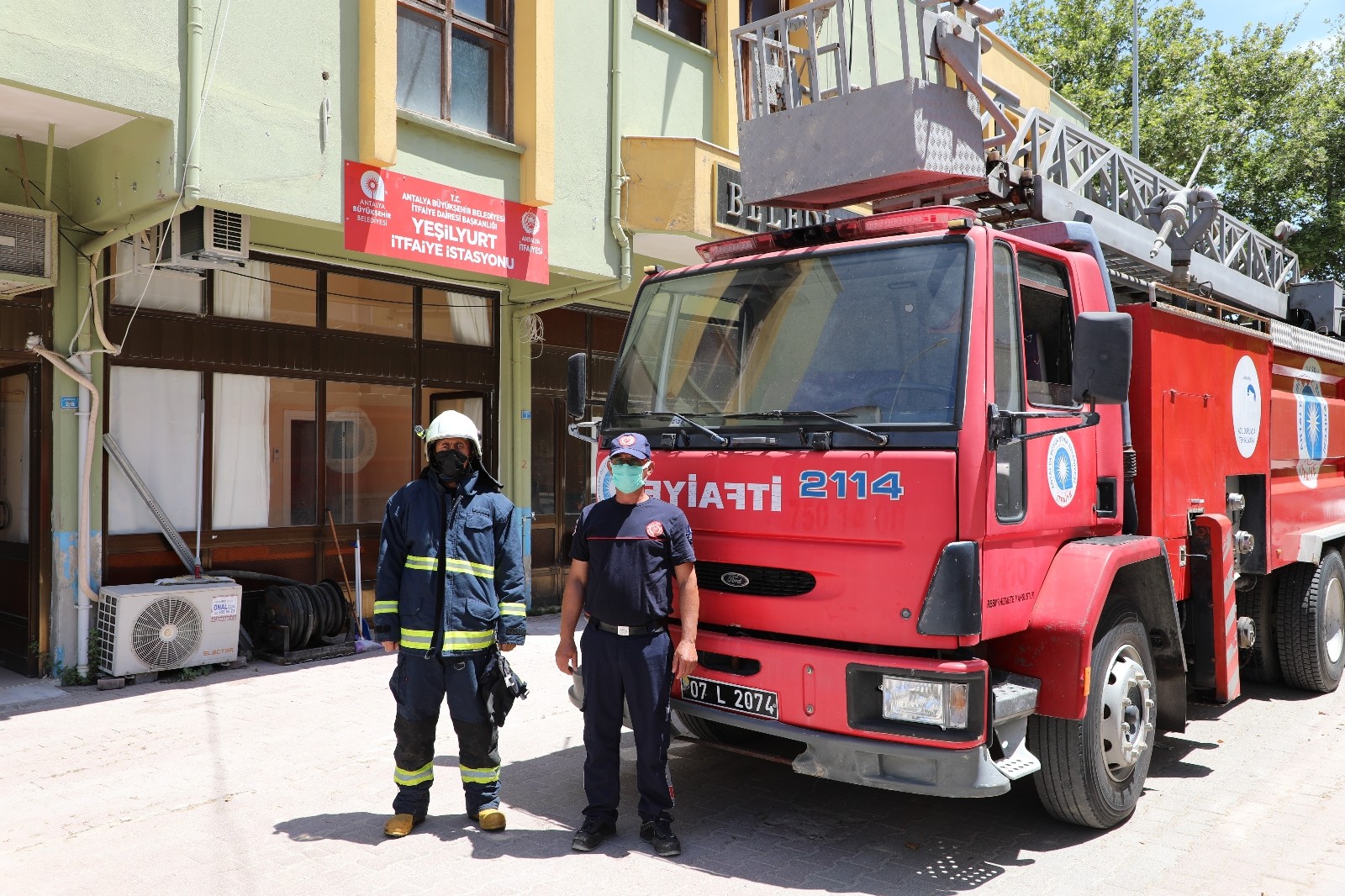 Antalya Büyükşehir Belediyesi Finike ilçesi Yeşilyurt Mahallesi’ne itfaiye istasyonu kurdu