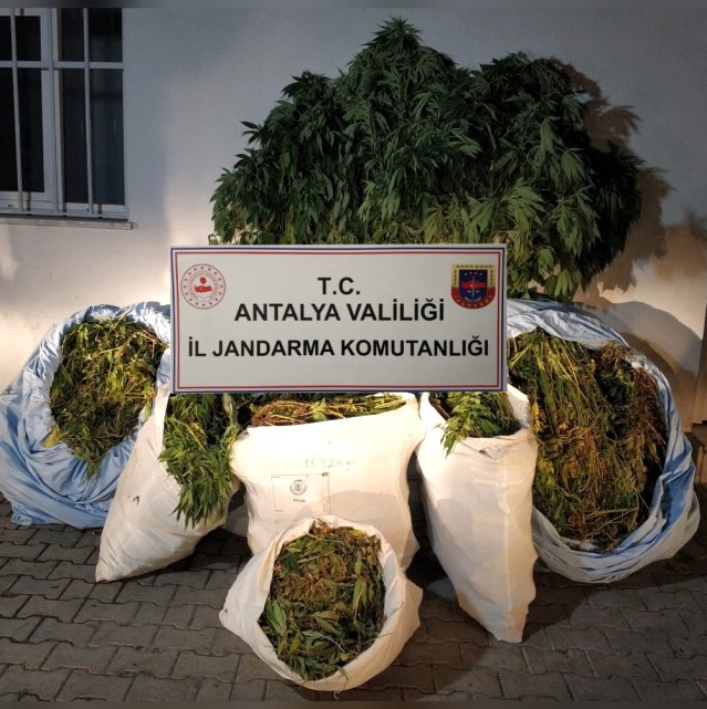 Antalya'da 161 kilo uyuşturucu madde ele geçirildi