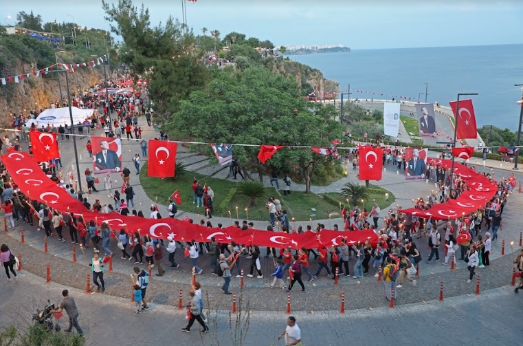 ANTALYA’DA 19 MAYIS COŞKUYLA KUTLANDI