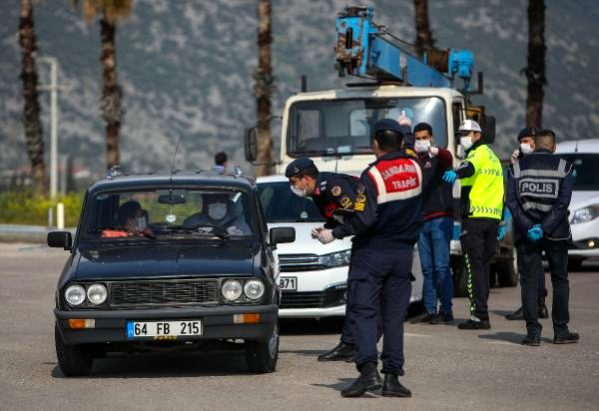 Antalya'da 197 kişiye 196 bin TL korona yasağı cezası