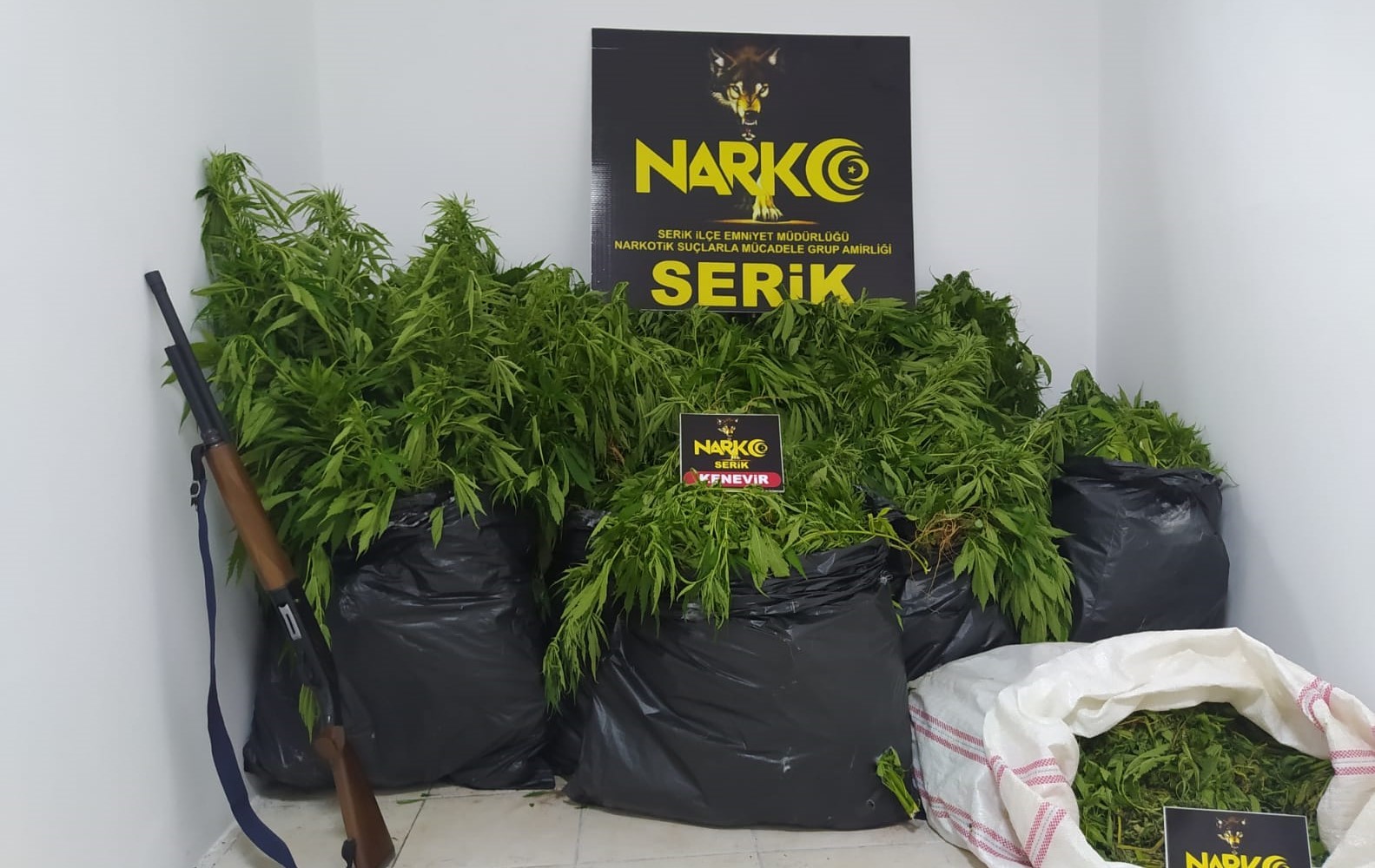 Antalya’da 2 ayrı olayda uyuşturucu madde suçuna karışan 7 şüpheli düzenlenen operasyon ile yakalandı