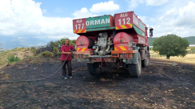 Antalya'da anız yangınında 20 dönüm tarım arazi zarar gördü
