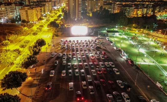 Antalya'da 'arabada açık hava sineması'