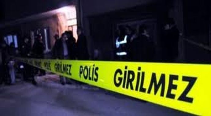 Antalya'da aranan 2 kişi yakalanıp tutuklandı