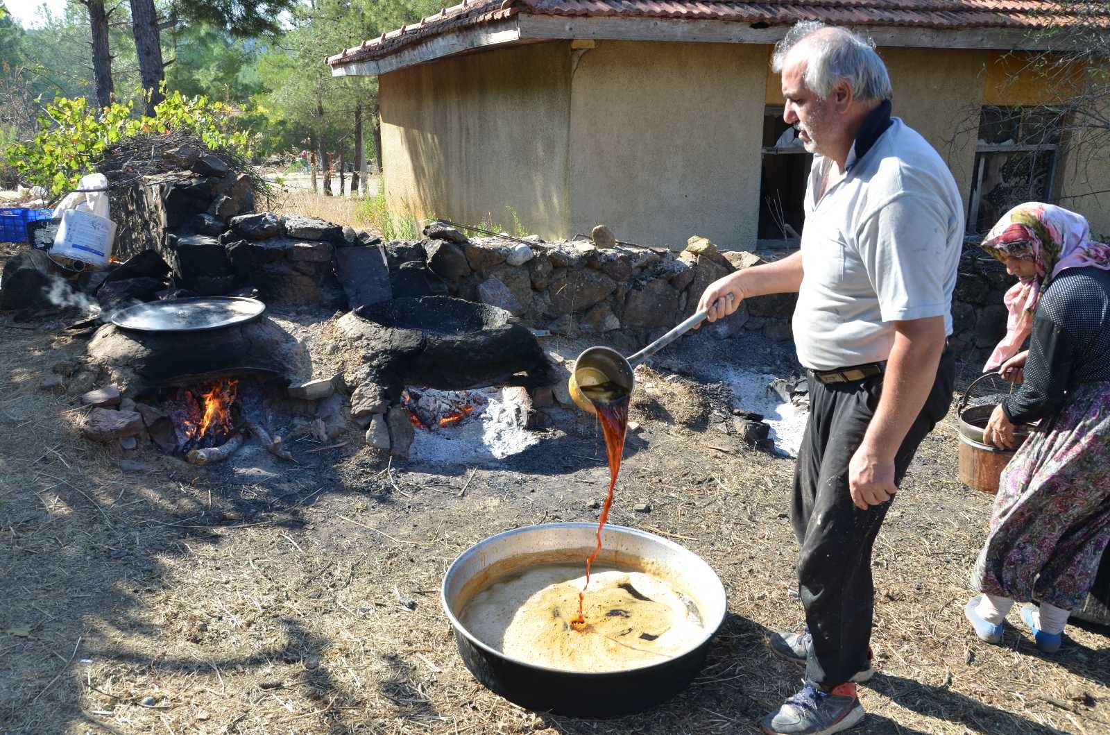 Antalya'da bağ bozumu ve pekmez dönemi başladı