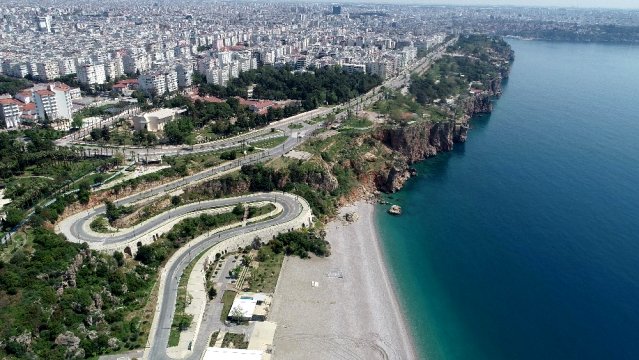 Antalya'da dört günlük kısıtlamada 3 milyon lira ceza kesildi