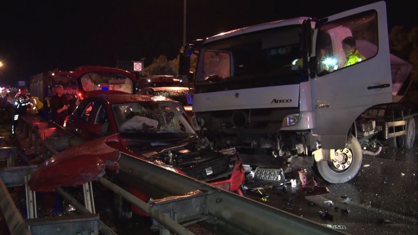 Antalya'da feci kaza 1 ölü 4 yaralı