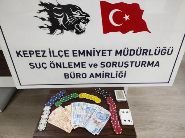 Antalya'da kumar baskınında 22 kişiye 74 bin 644 TL ceza